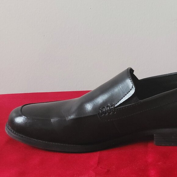GENTLY USED, HUSH PUPPIES LOAFERS, SIZE 11!!! - Picture 2 of 7